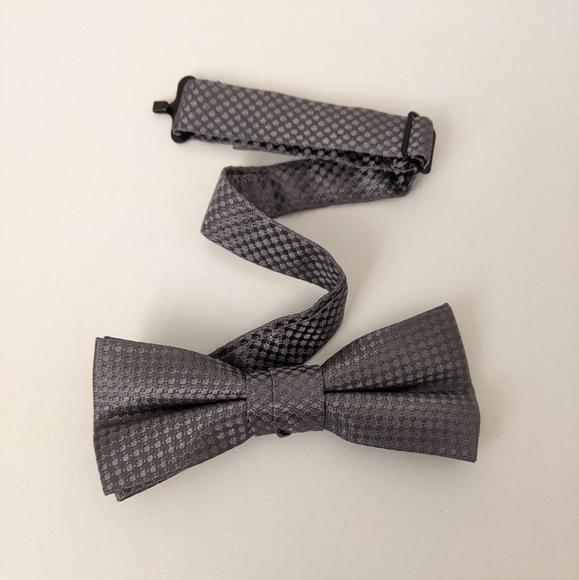C2 by CALIBRATE 100% Silk Bow Tie (big boy) - Picture 1 of 10